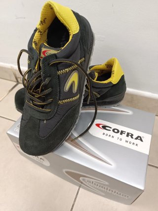 Zapatos de seguridad COFRA talla 42 sin estrenar.