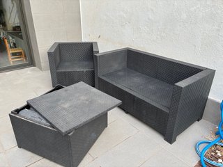 Conjunto exterior chill out 3 plazas y mesa