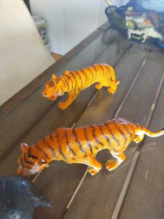 Muñecos animales salvajes