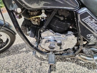 Ducati Indiana 650 Cruiser Negra/Burdeos