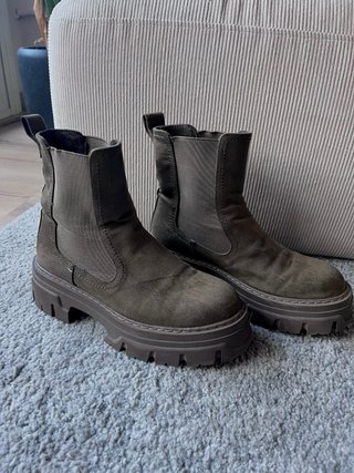Botines Chelsea verde caqui