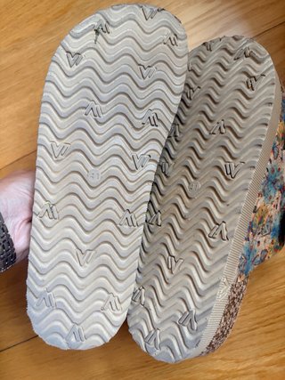 Sandalias de mujer con estampado floral