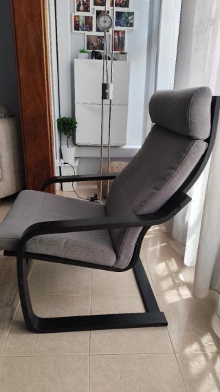 Butaca IKEA gris tela y madera