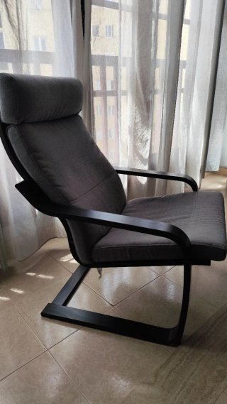 Butaca IKEA gris tela y madera