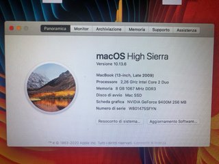 MacBook 13 8GB RAM / 256GB SSD
