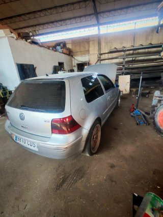 Volkswagen Golf 2003