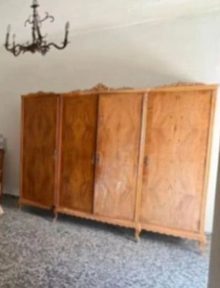 Armario de madera grande