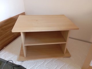 Mesita auxiliar de madera