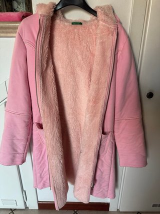 Cappottino rosa con cappuccio e pelliccia