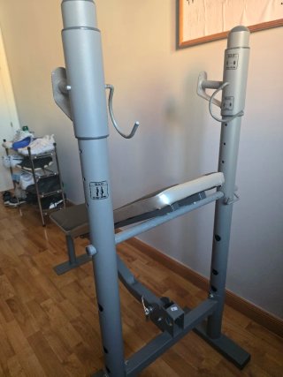 Press de banca reclinable + barras +60kg