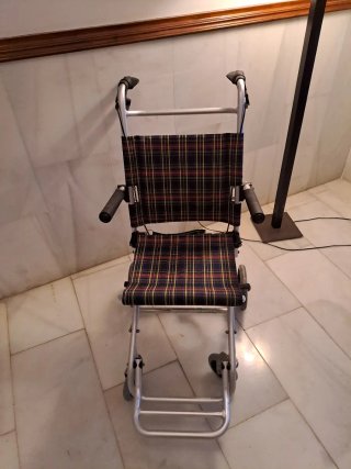 Silla de ruedas para interior de vivienda
