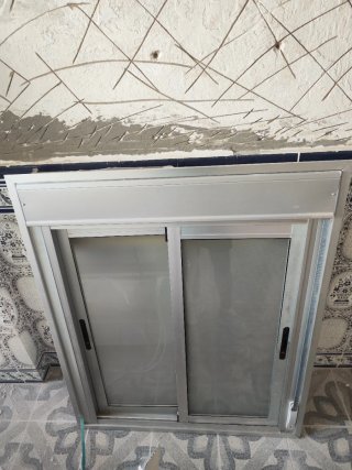 Ventana aluminio corredera con marco