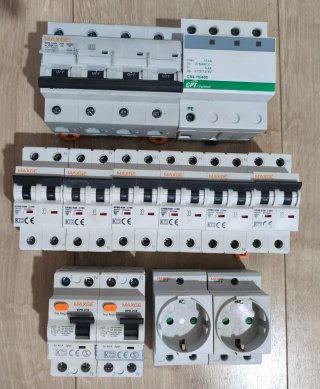 Lote magnetotérmicos y enchufes Maxge