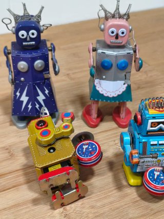 4 Robots de Cuerda Vintage