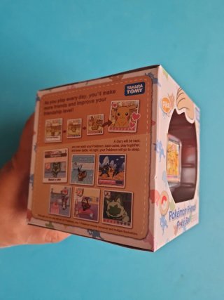 Tamagotchi Pokémon Friends Poké Ball