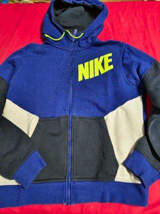 Chándal Nike con cremallera y capucha