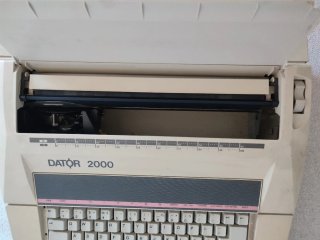 Máquina de escribir DATOR 2000 vintage