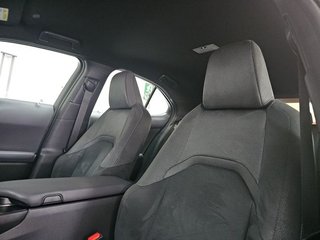 Lexus UX 2.0 300h UX Plus