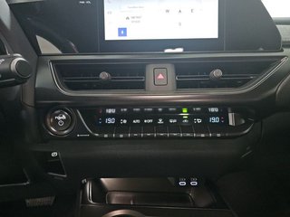 Lexus UX 2.0 300h UX Plus