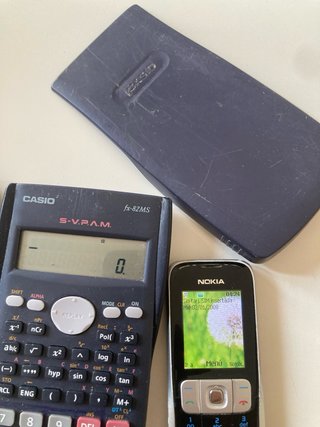 Lote 2 Calculadoras Casio fx-82MS + Móvil