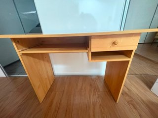 Escritorio de madera para estudiantes, buen estado