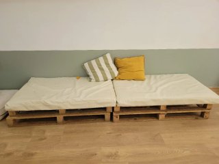 Sofá Palé Exterior/Interior . 20euros/ unidad
