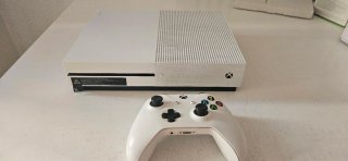 Xbox One S 1TB + 2 Juegos