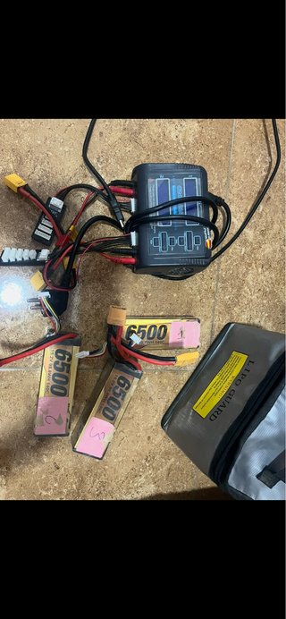 Cargador C240 Duo + 3 Baterías 4S 6500mAh