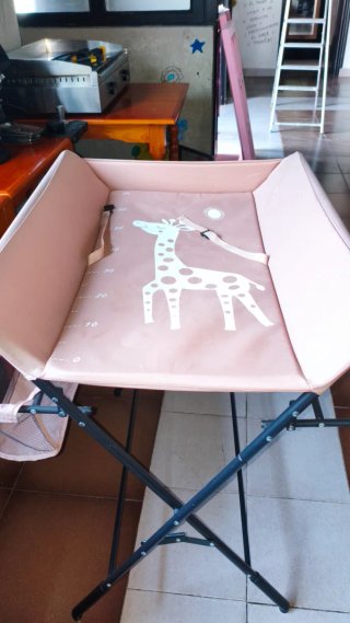 Cambiador bebé con estampado de jirafa