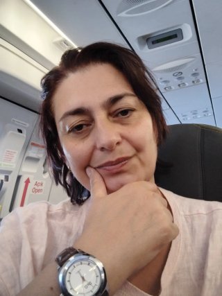 Busco trabajo por horas o externas me tele,6033121