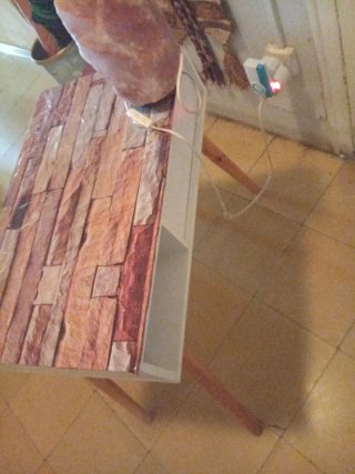 Mueble auxiliar piedra y madera
