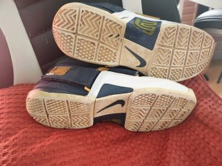 Nike LeBron Zapatillas Talla 43