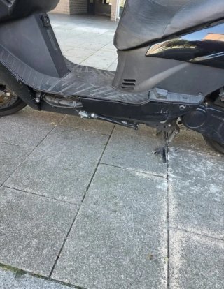 Daelim 125 Scooter Negra