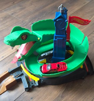 Pista Hot Wheels Cobra Infernal