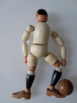 Muñeco de madera articulado antiguo