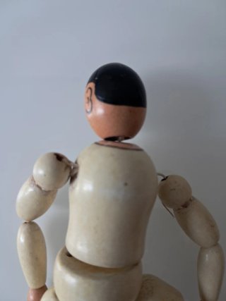 Muñeco de madera articulado antiguo