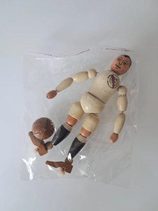 Muñeco de madera articulado antiguo