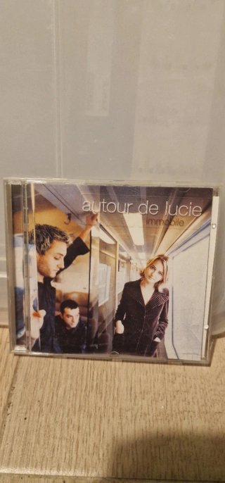 CD Autour de Lucie - Immobile
