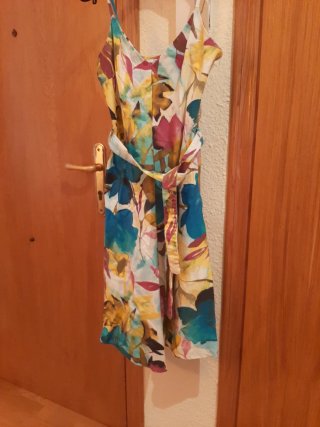Abito Zara a spallina con cintura floreale
