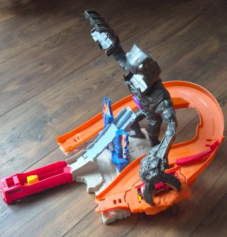 Pista Hot Wheels con lanzador
