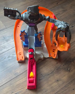 Pista Hot Wheels con lanzador