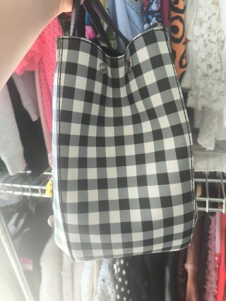 Bolso Guess Cuadros Flores y Brillo