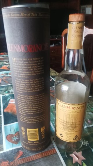Glenmorangie 10 Años Estuche y Botella vacía.