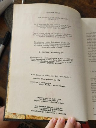 Biblia con filo pan de oro, editorial Vosgos 1974
