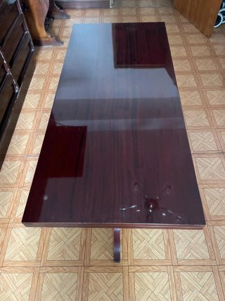 Mesa de centro que se abre y es de comedor
