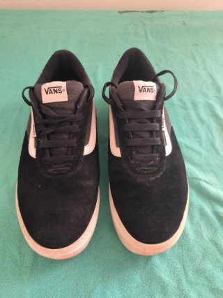 Zapatillas Vans Negras y Blancas