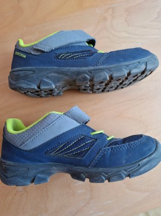 Zapatillas Decathlon montaña y escuela