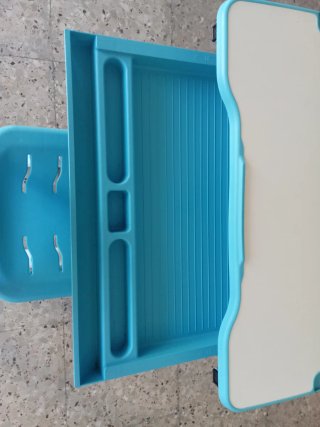 Escritorio y silla infantil azul y blanco