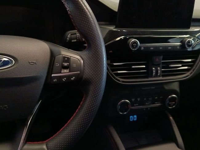 Ford Kuga 2022, foto 16