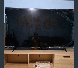TV TCL 75 en perfecto estado